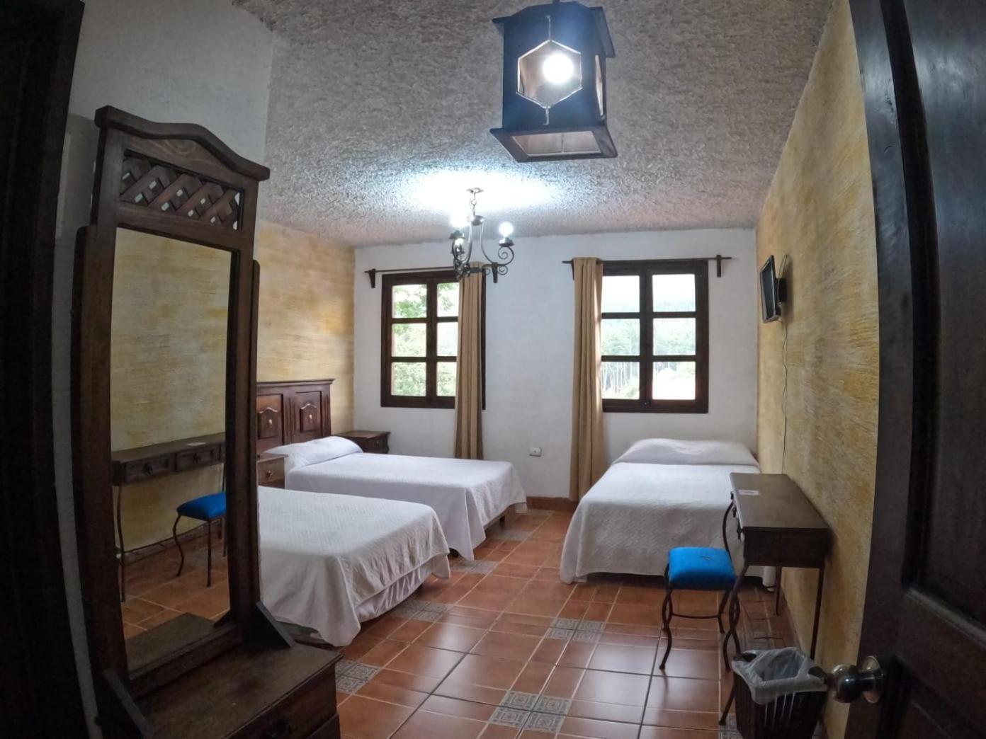 Hotel El Mirador Anexo 1 Santa Lucía Milpas Altas Zimmer foto